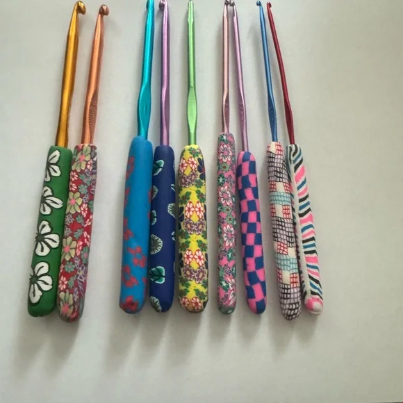 9Pcs Crochet Hook / Knitting Needles Set With Fancy Markings Handle - Picture 9 of 9